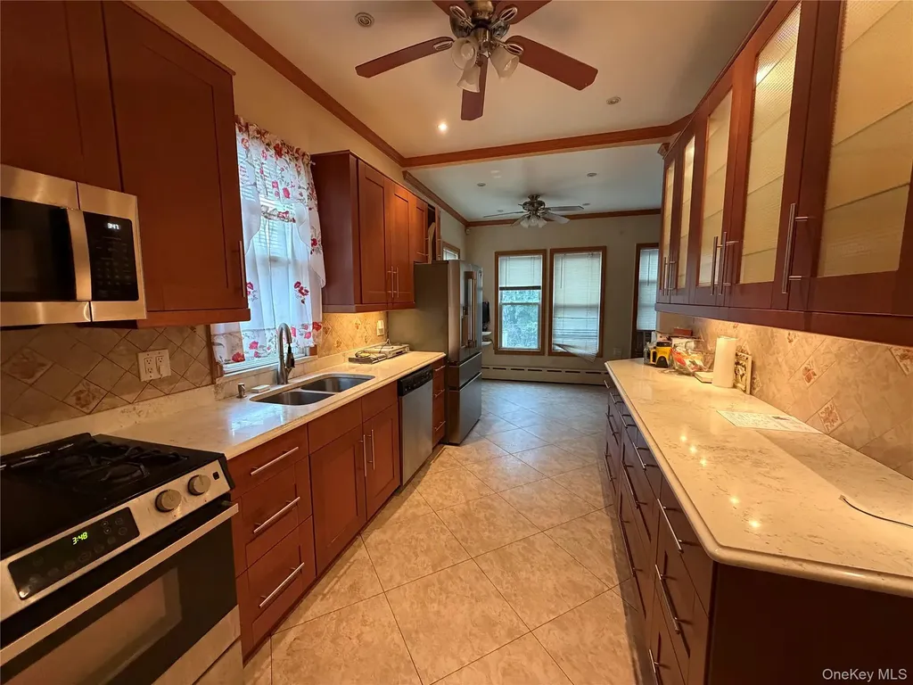 1871 Matthews Avenue Bronx NY 10462