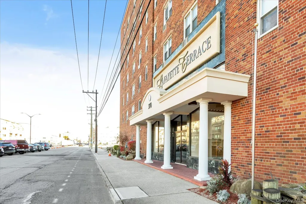 370 W Broadway Long Beach NY 11561