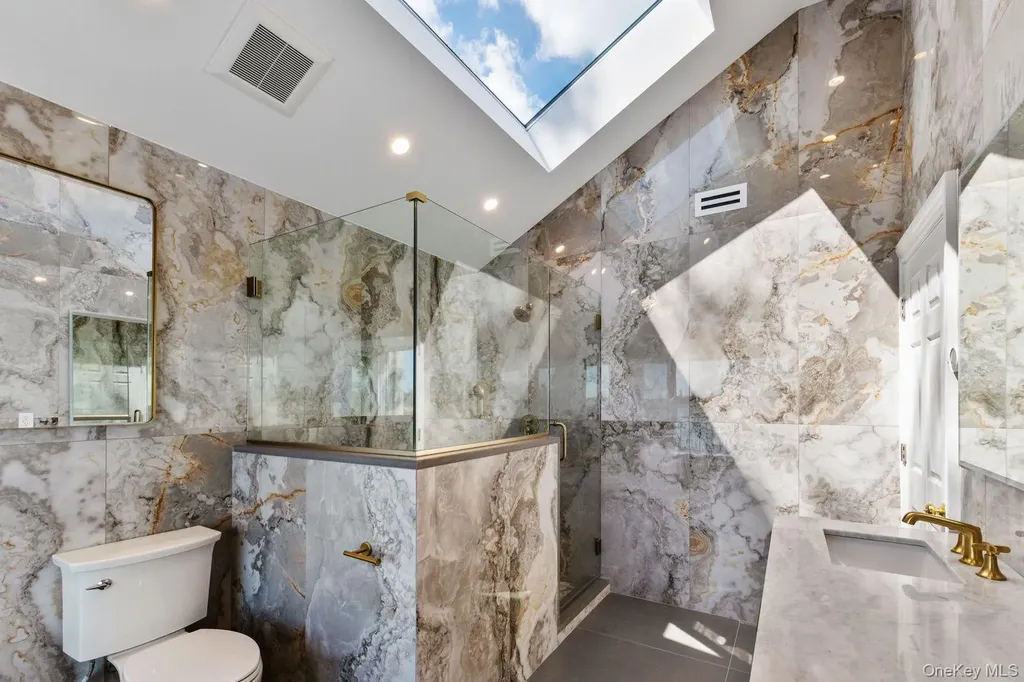 49 Harborview W Lawrence NY 11559