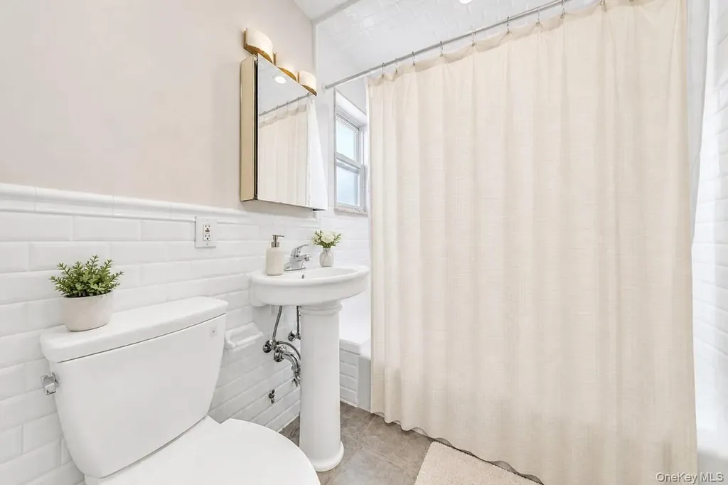 1859 W 4th Street Brooklyn NY 11223