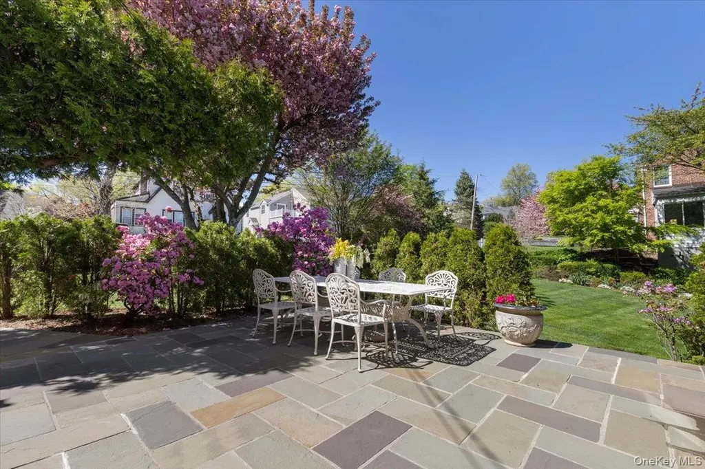 35 Gordon Place Scarsdale NY 10583