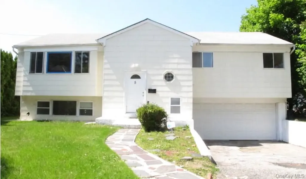 5 Elm Street Great Neck NY 11021