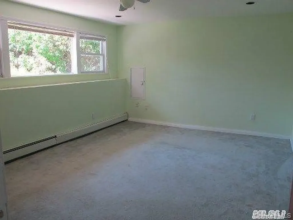 5 Elm Street Great Neck NY 11021