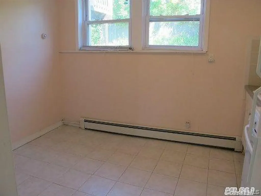 5 Elm Street Great Neck NY 11021