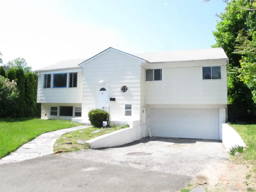5 Elm Street Great Neck NY 11021