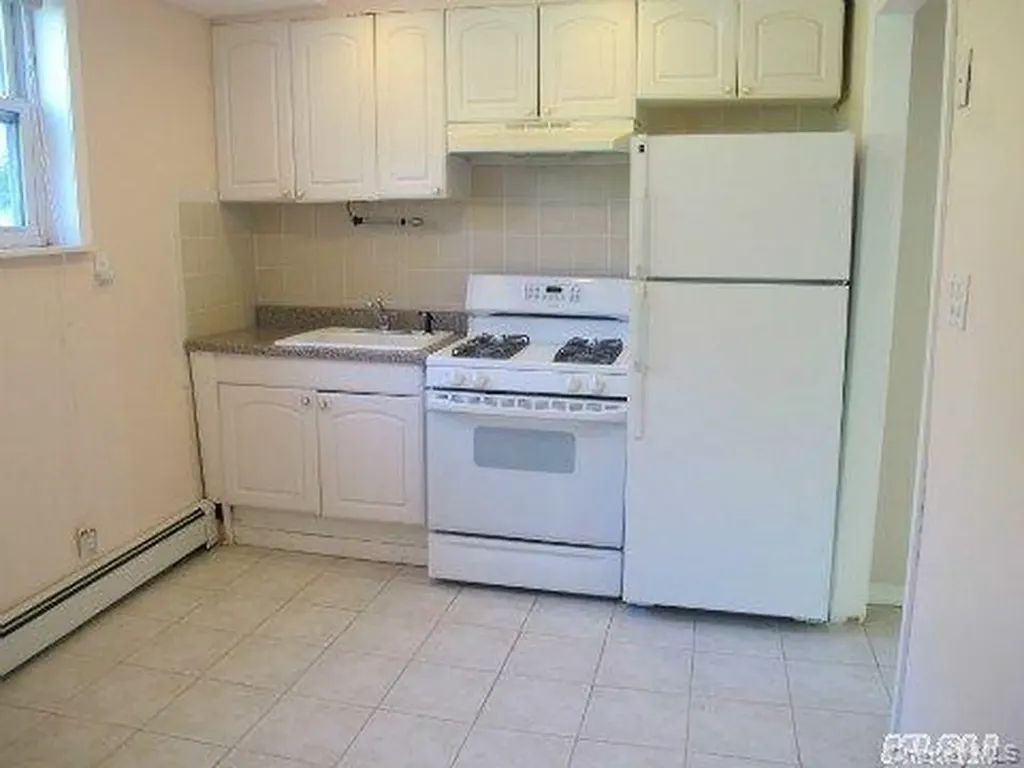 5 Elm Street Great Neck NY 11021