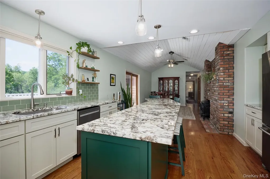 125 Smith Road Pleasant Valley NY 12569