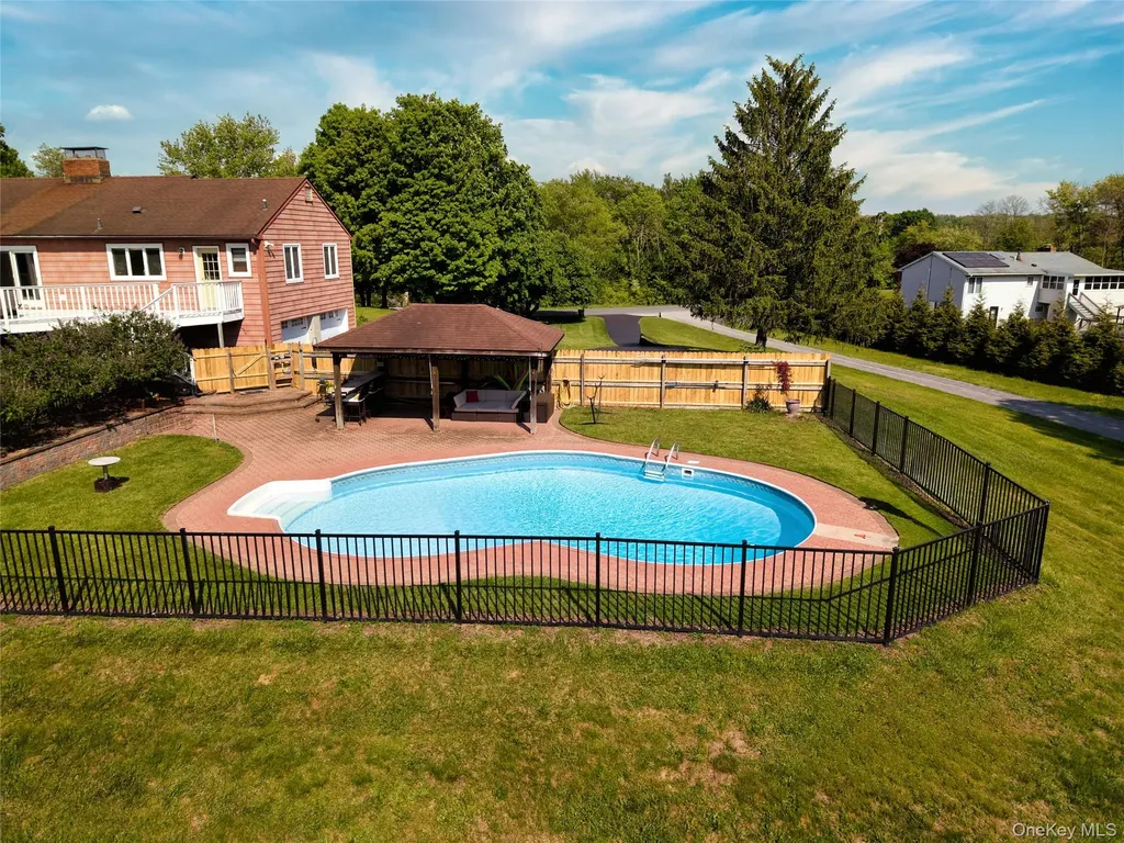 125 Smith Road Pleasant Valley NY 12569