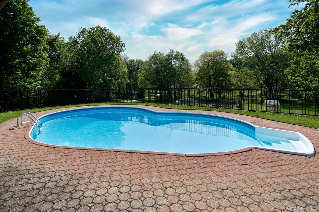 125 Smith Road Pleasant Valley NY 12569