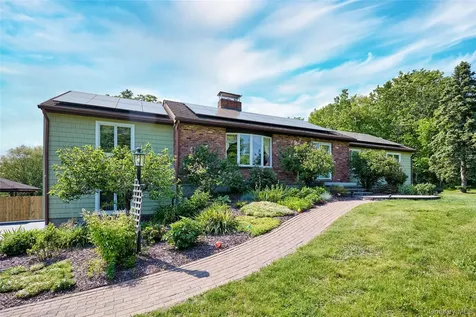 125 Smith Road Pleasant Valley NY 12569