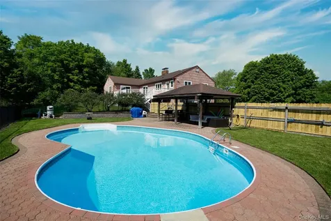 125 Smith Road Pleasant Valley NY 12569