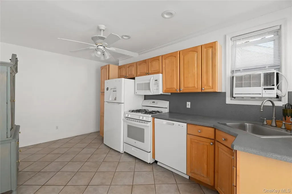 39 Troy Avenue East Atlantic Beach NY 11561