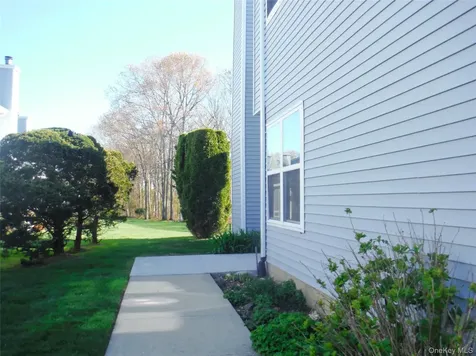 168 Hampton Vista Drive Manorville NY 11949