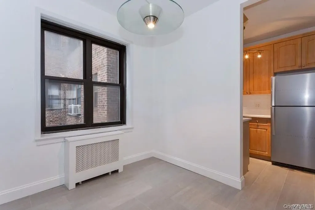 141 Wyckoff Place Woodmere NY 11598