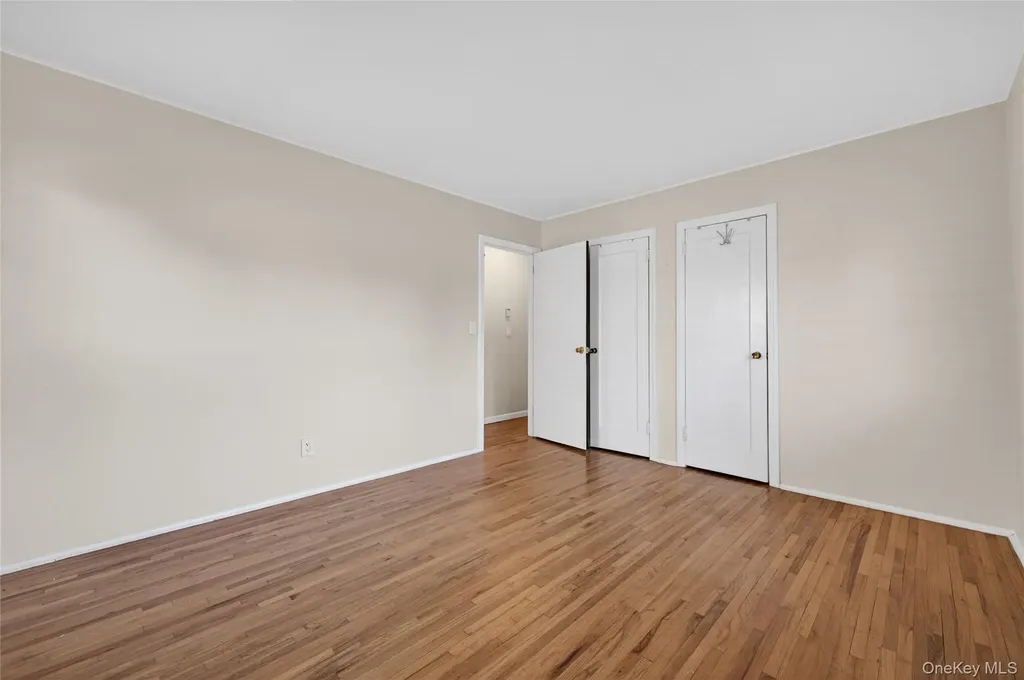 31 Broadway New Hyde Park NY 11040
