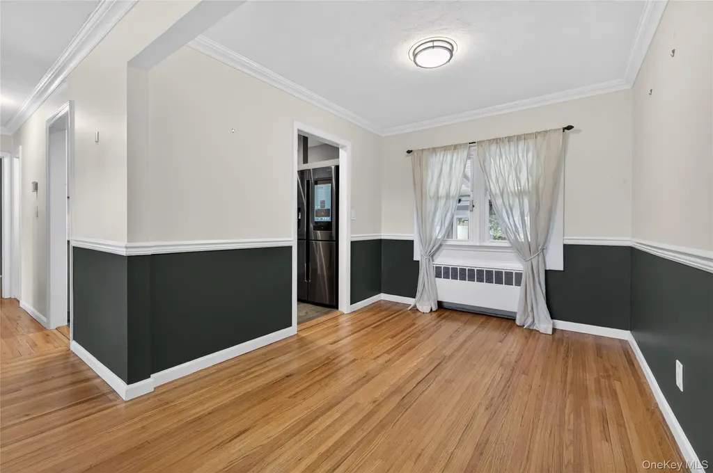31 Broadway New Hyde Park NY 11040
