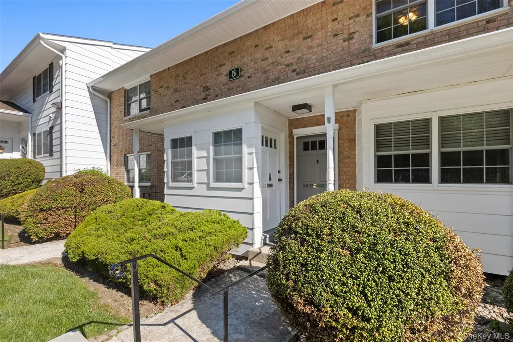 1840 Crompond Peekskill NY 10566