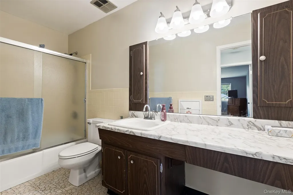 1840 Crompond Peekskill NY 10566