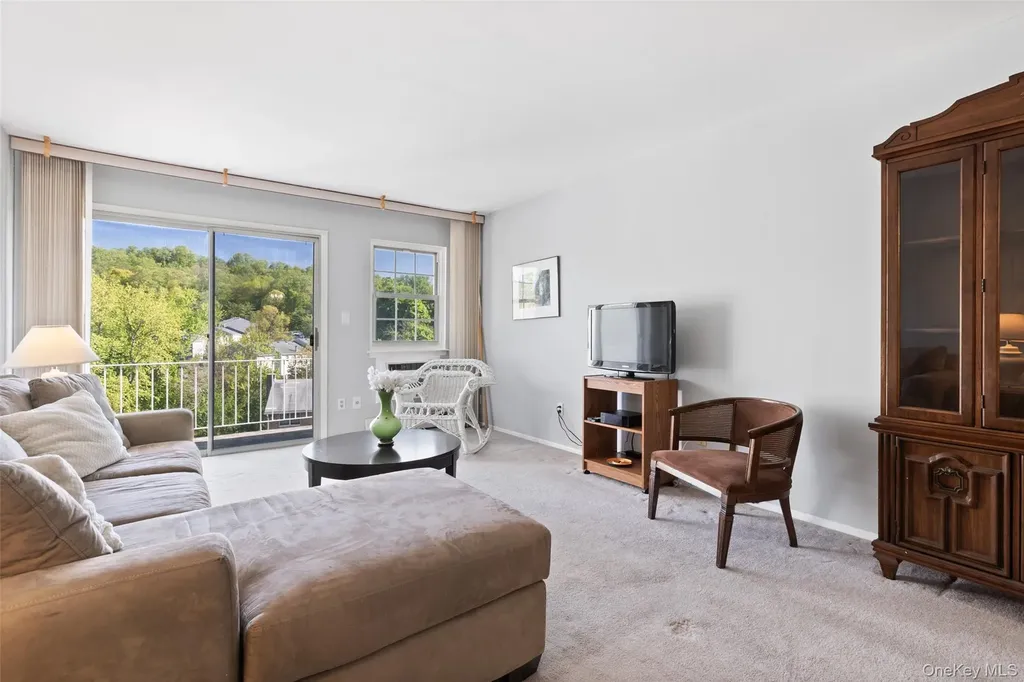 1840 Crompond Peekskill NY 10566