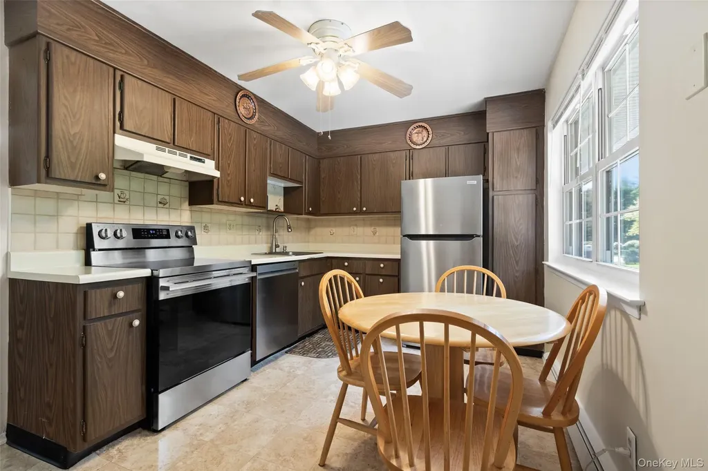 1840 Crompond Peekskill NY 10566