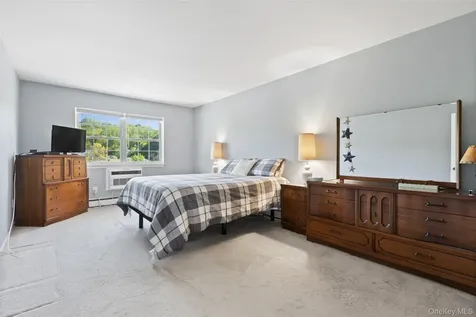 1840 Crompond Peekskill NY 10566