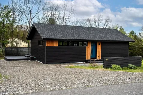 13 Regal Road Hudson NY 12173