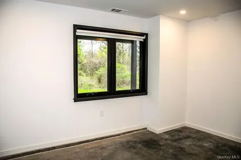 13 Regal Road Hudson NY 12173