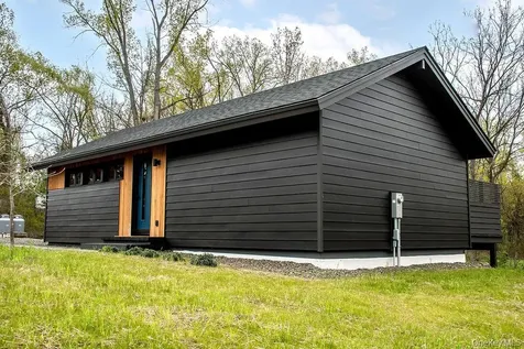 13 Regal Road Hudson NY 12173