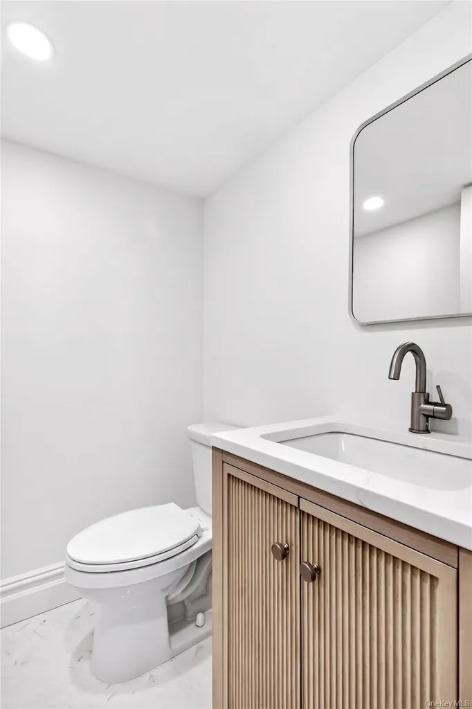 94 Main Street Roslyn NY 11576