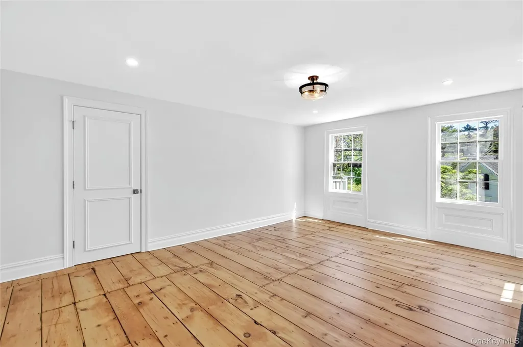 94 Main Street Roslyn NY 11576