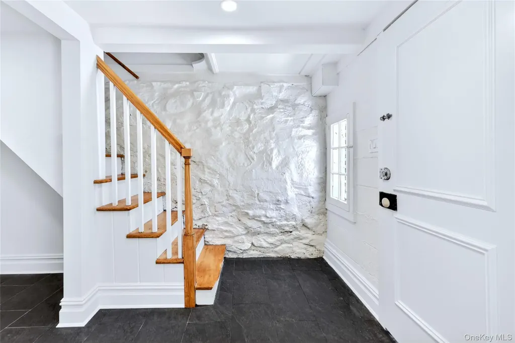 94 Main Street Roslyn NY 11576