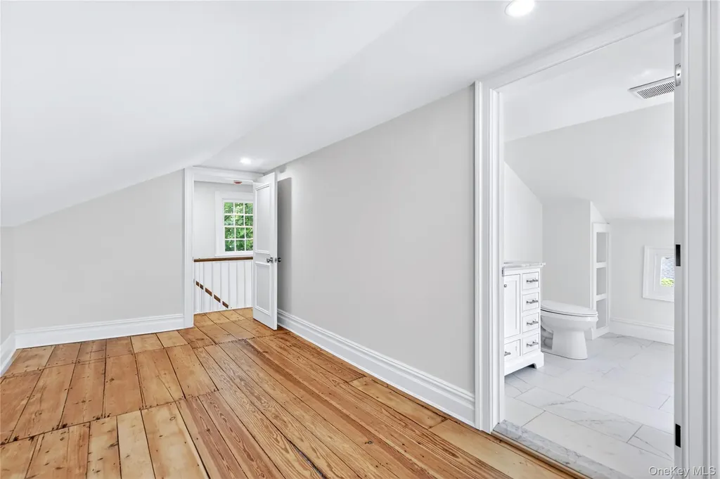 94 Main Street Roslyn NY 11576