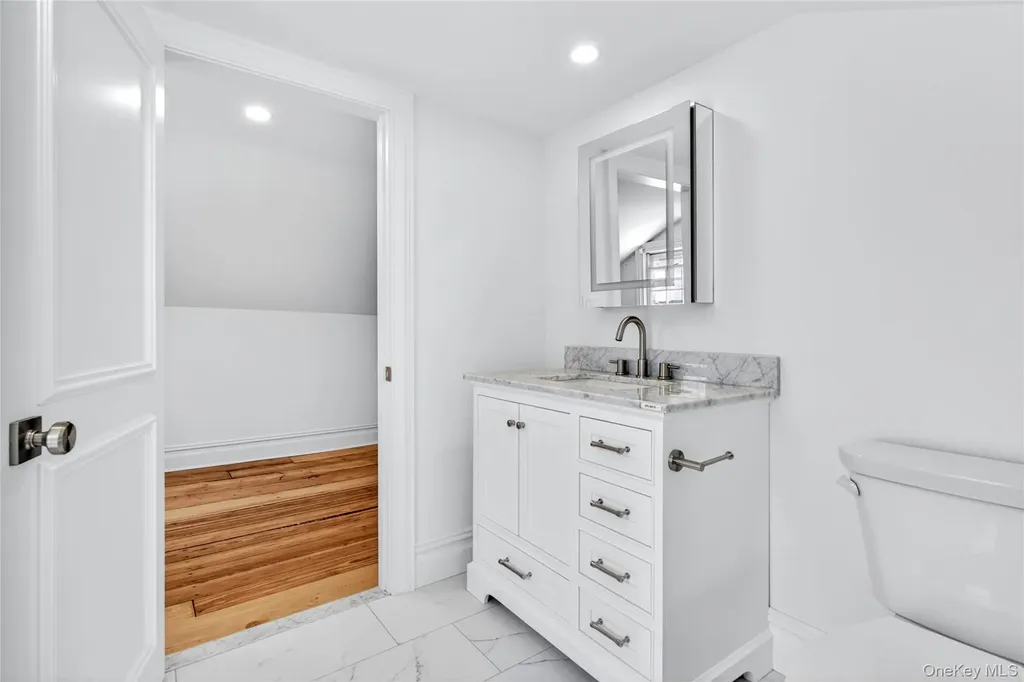 94 Main Street Roslyn NY 11576