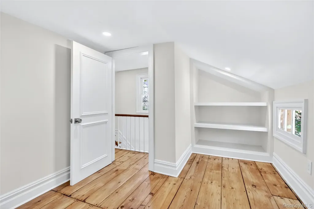 94 Main Street Roslyn NY 11576