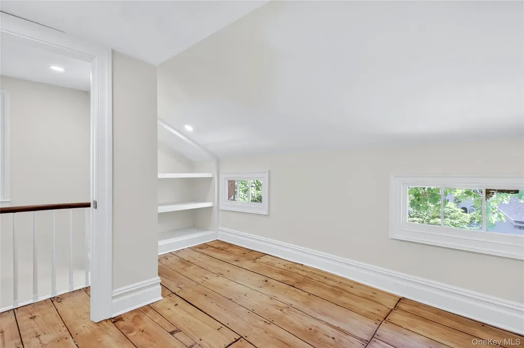 94 Main Street Roslyn NY 11576