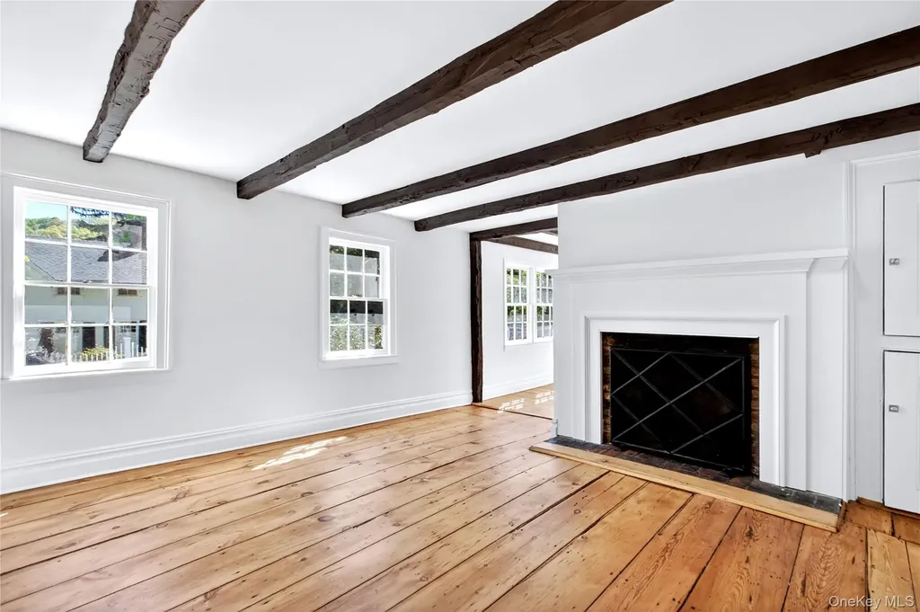 94 Main Street Roslyn NY 11576