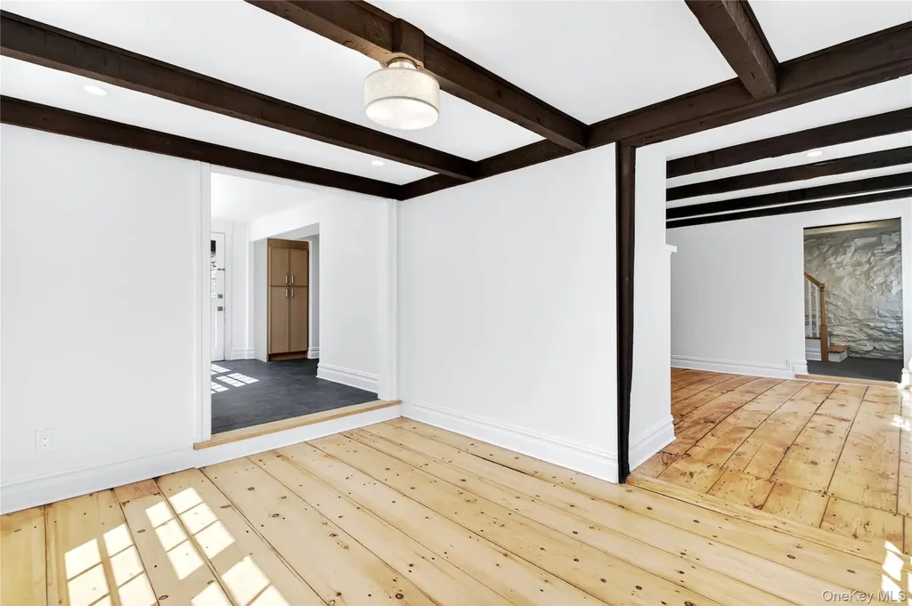 94 Main Street Roslyn NY 11576