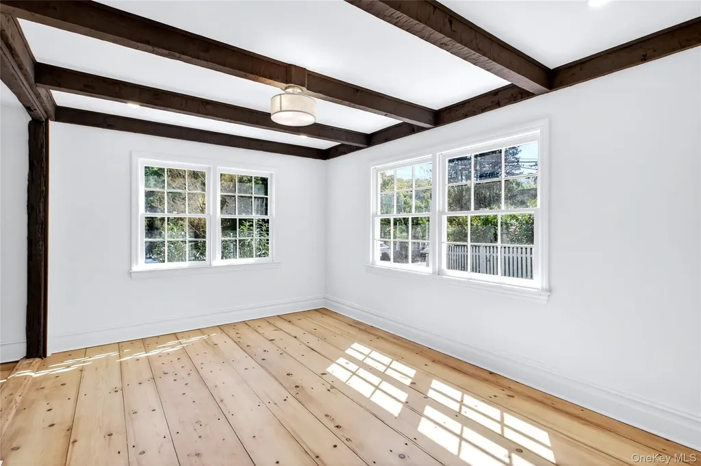 94 Main Street Roslyn NY 11576