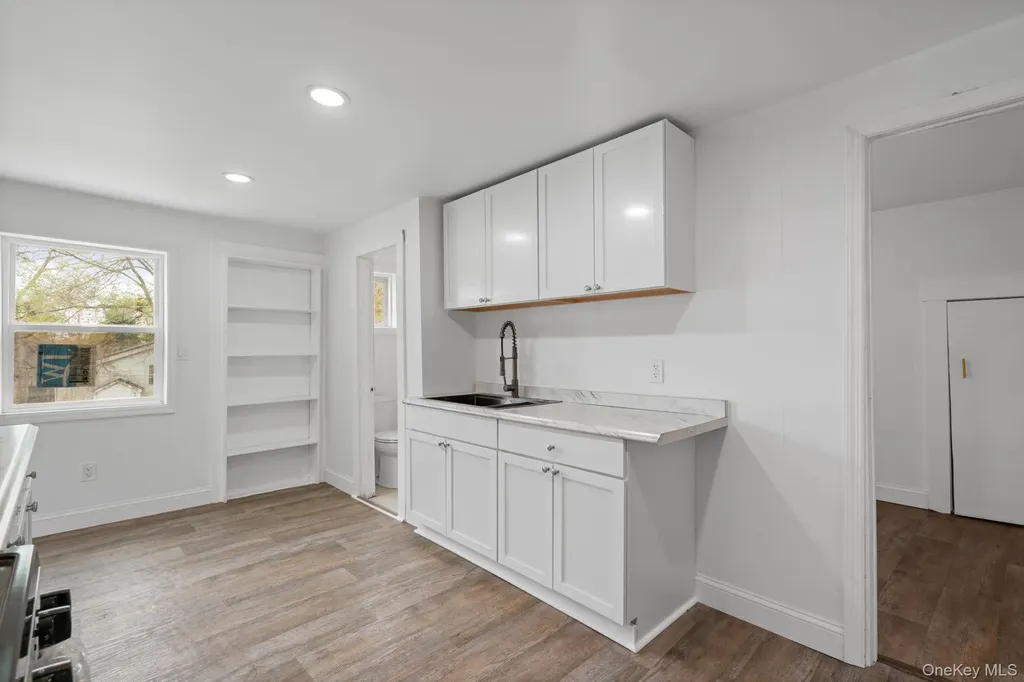 637 Violet Avenue Hyde Park NY 12538