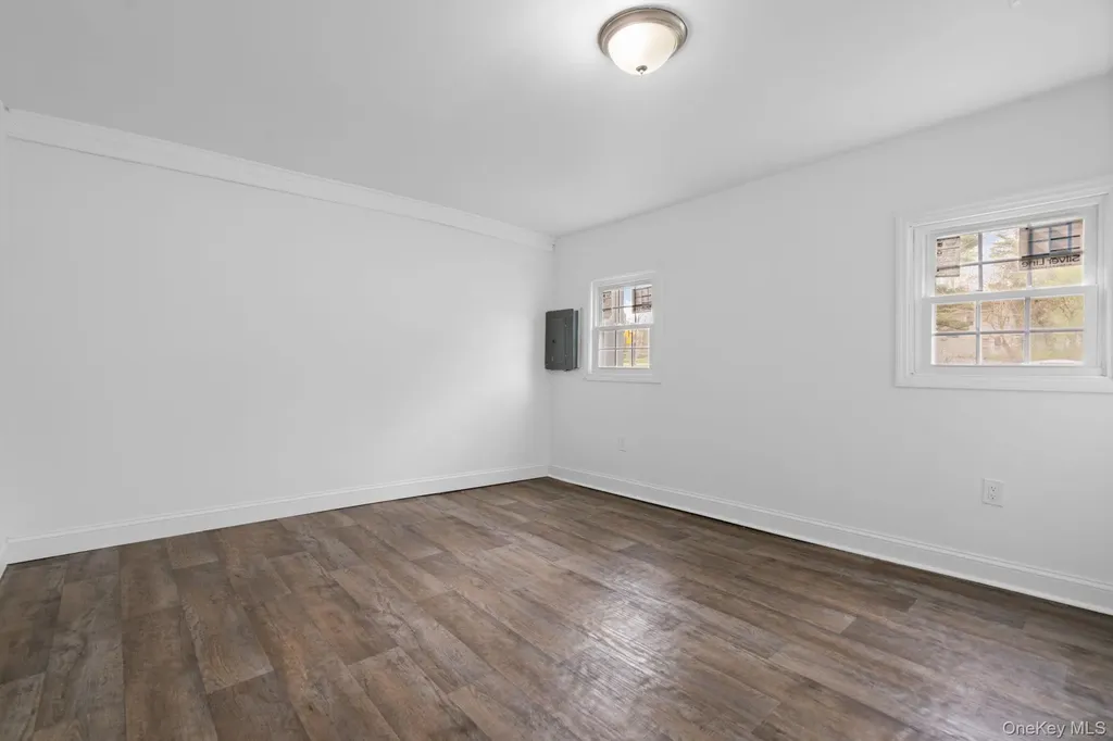 637 Violet Avenue Hyde Park NY 12538