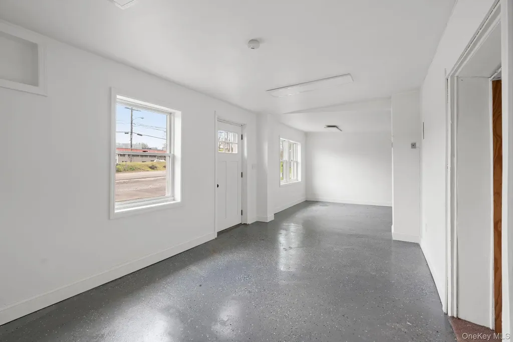 637 Violet Avenue Hyde Park NY 12538