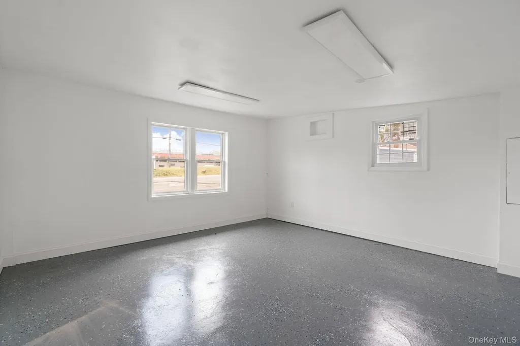637 Violet Avenue Hyde Park NY 12538