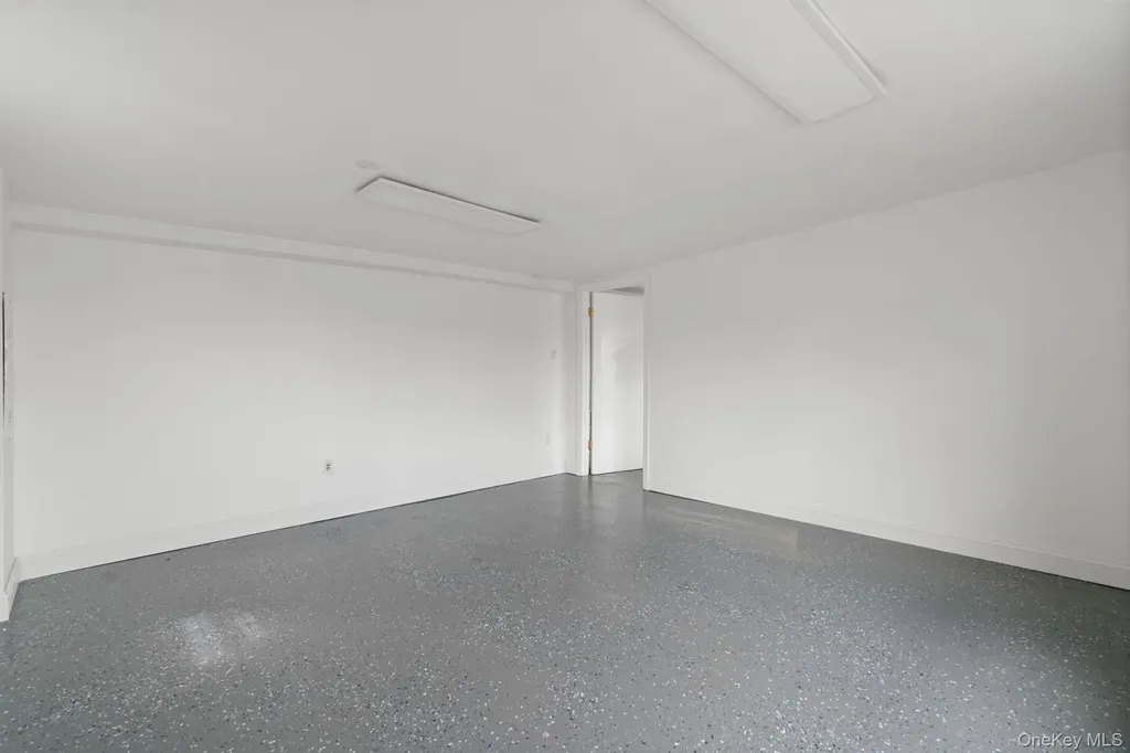 637 Violet Avenue Hyde Park NY 12538
