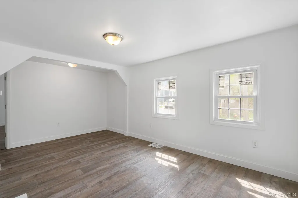 637 Violet Avenue Hyde Park NY 12538