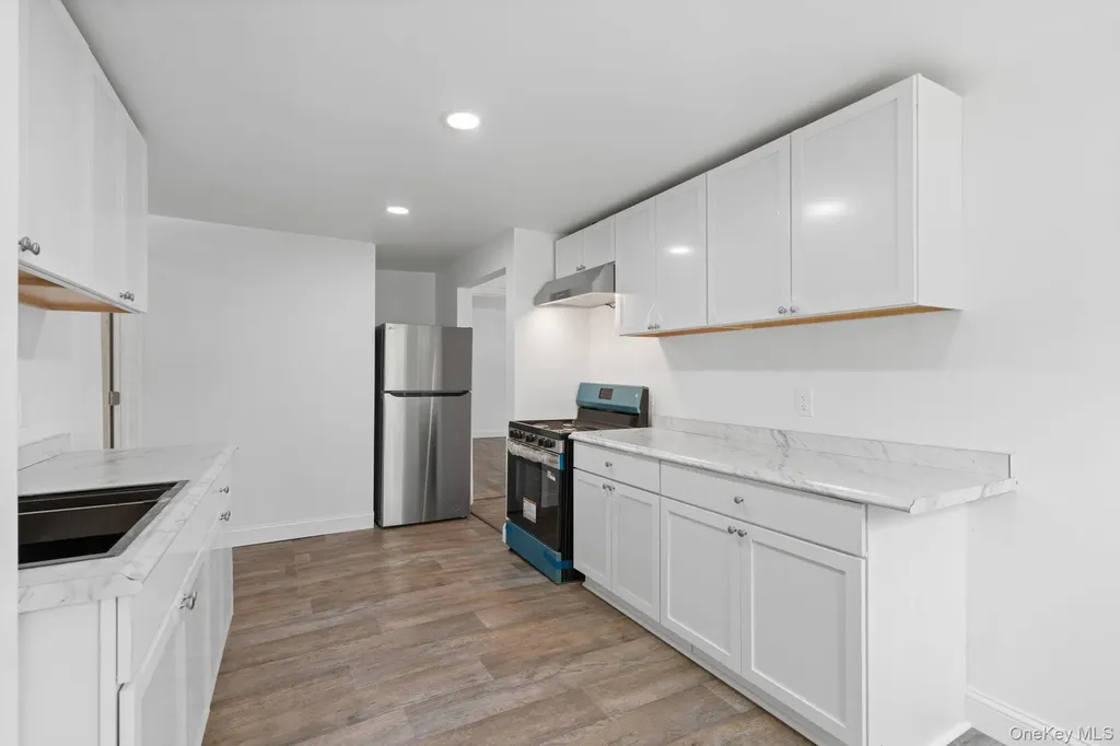 637 Violet Avenue Hyde Park NY 12538