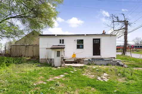 637 Violet Avenue Hyde Park NY 12538