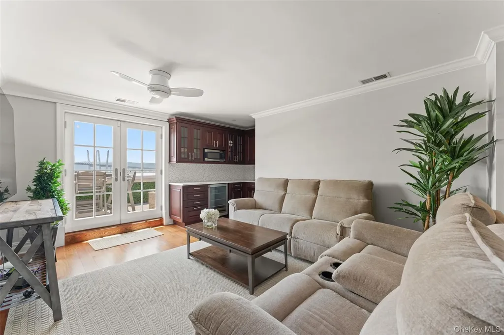 163 W Main Street Tarrytown NY 10591