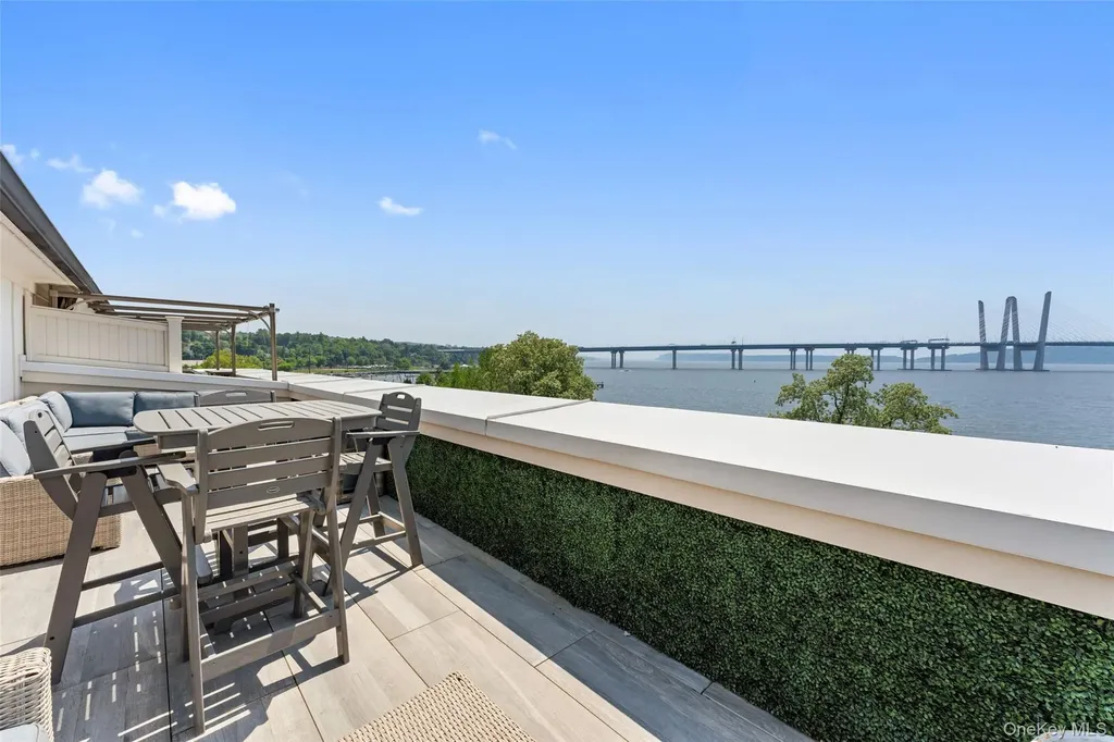 163 W Main Street Tarrytown NY 10591