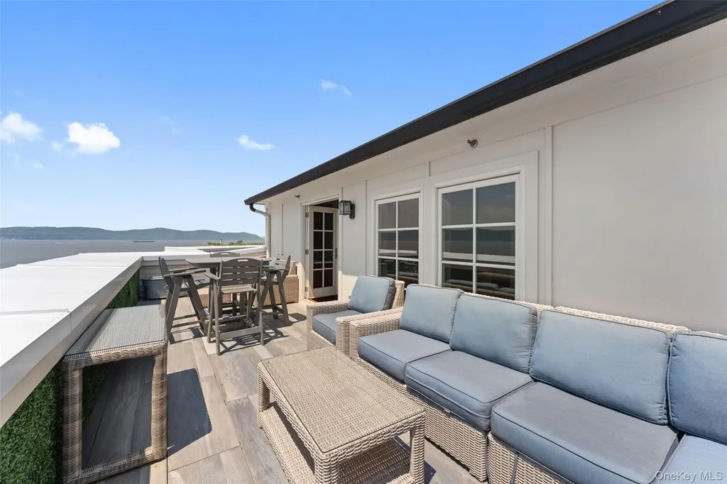 163 W Main Street Tarrytown NY 10591