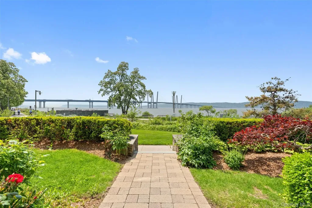 163 W Main Street Tarrytown NY 10591